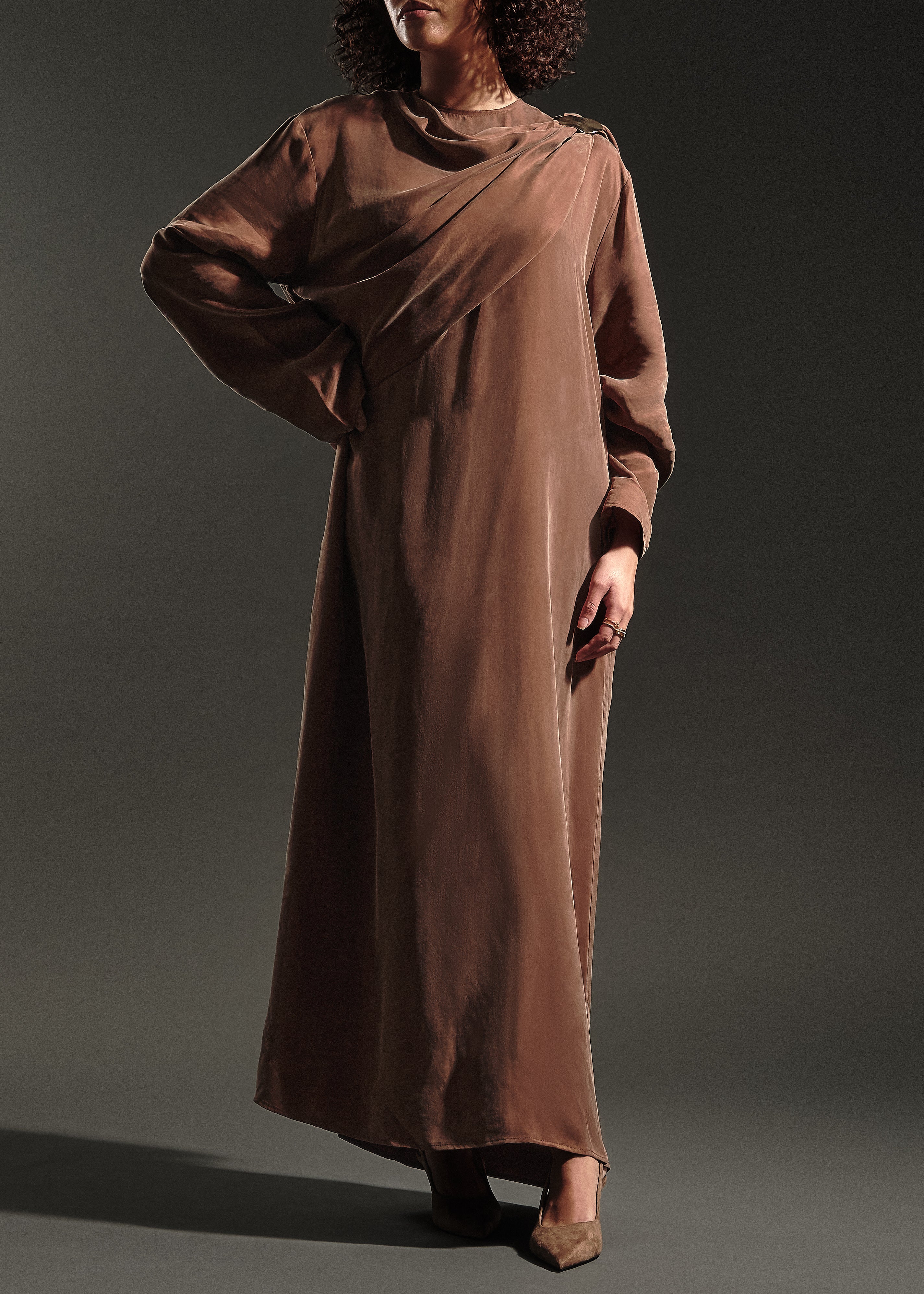 La Robe drapée Ocre brun