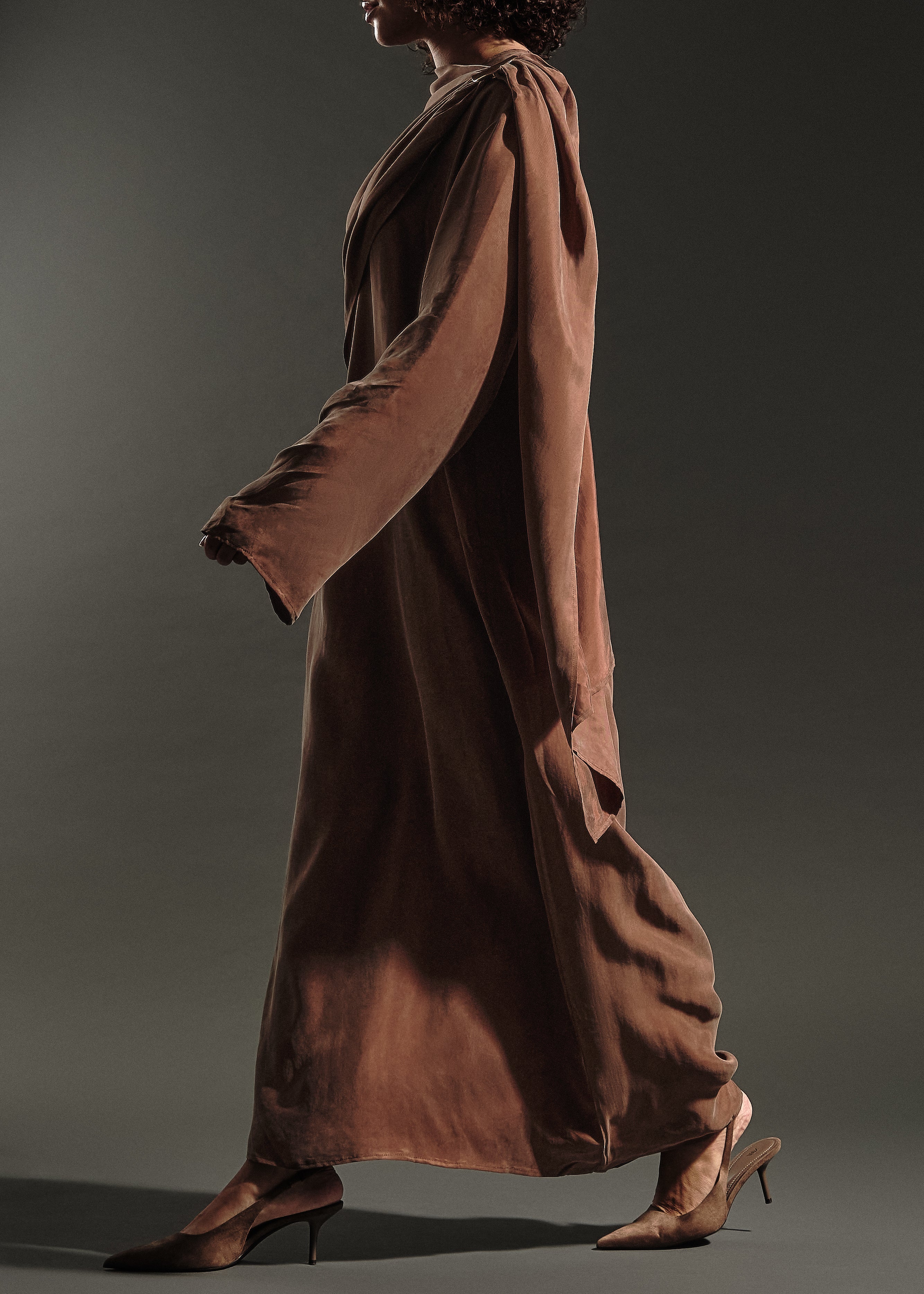 La Robe drapée Ocre brun